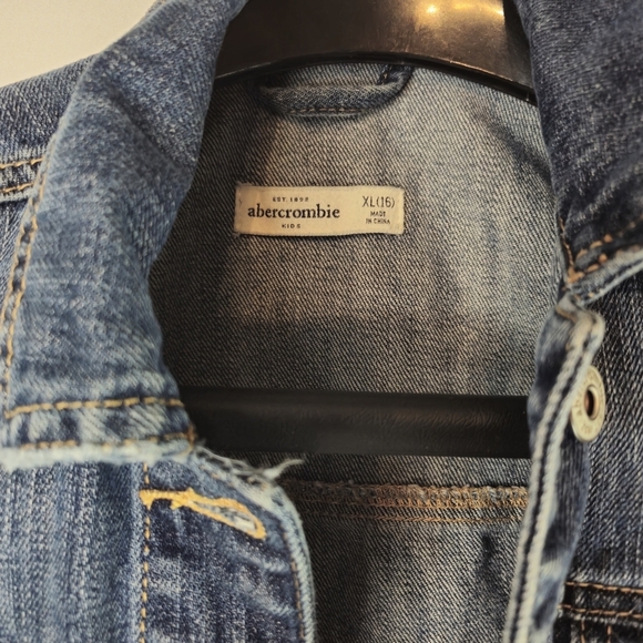 Abercrombie Kids Girl's Junior"s Blue Denim Jean Jacket Sz XL (16) - Picture 2 of 14
